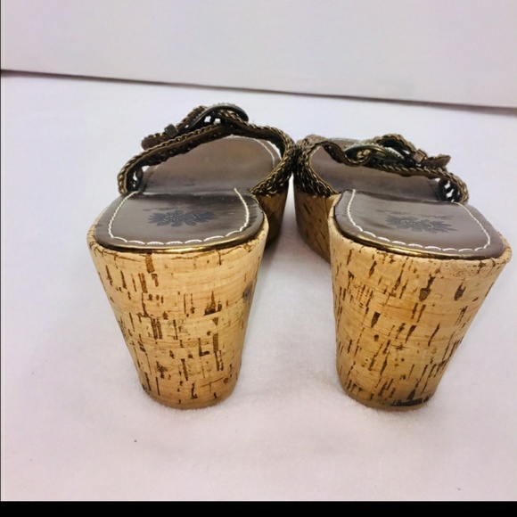 Yellow box, bronze/gold cork wedge Sandal - Picture 5 of 6